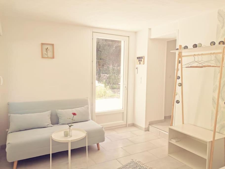 Ferienwohnung Belle Dependance De 30M2 Avec Terrasse Et Jardin Villeneuve-lès-Avignon Exterior foto